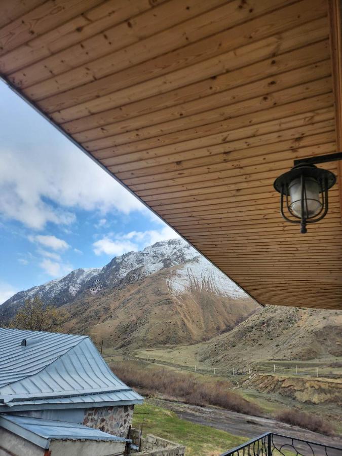 Moon Night Hotel Kazbegi Luaran gambar